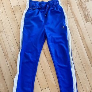 GapFit Kids Pull-on Snap Pants. Small (6/7).